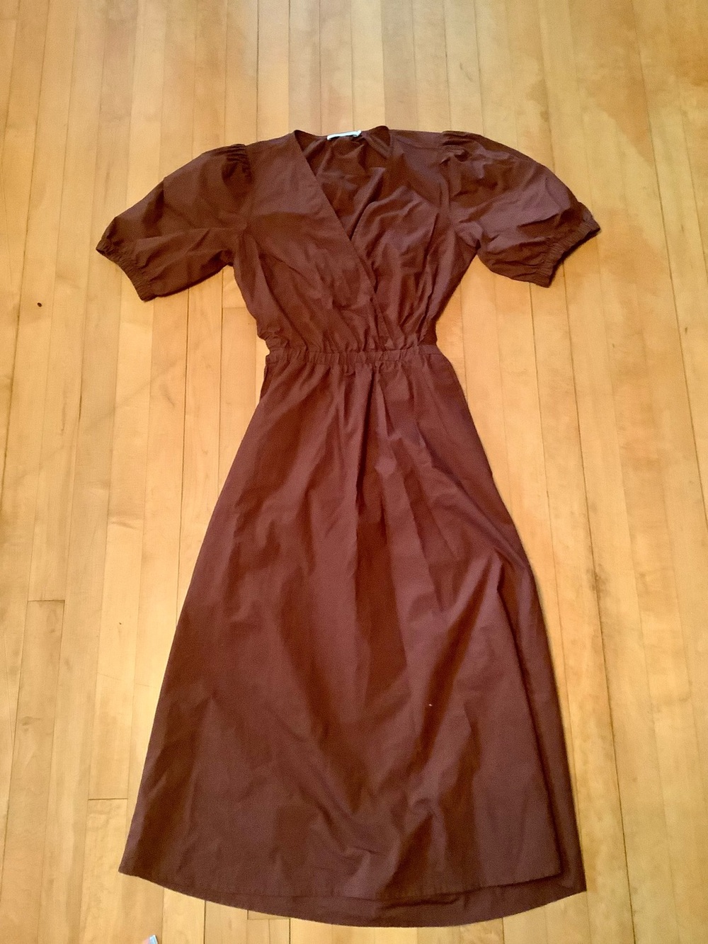 Brown midi dress with puff sleeves and open back ( see photos)